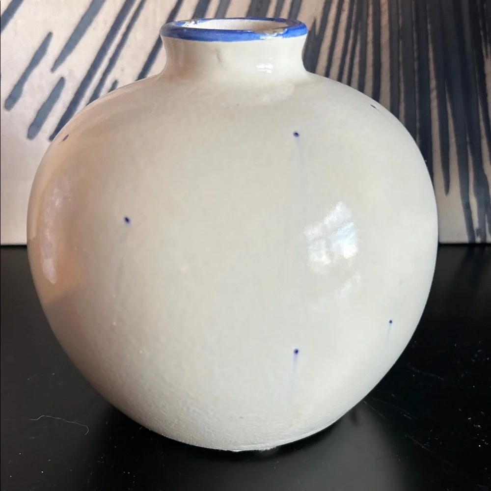 N/A preowned vases